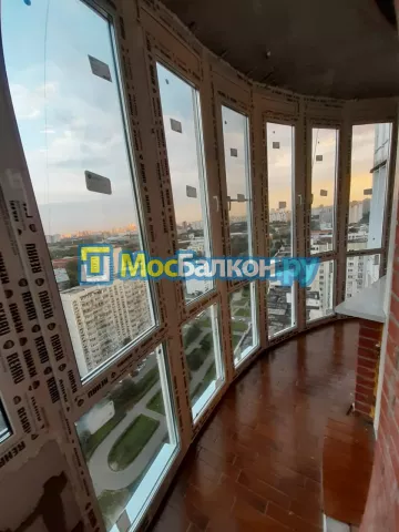 Панорамное остекление заказать под ключ по выгодной цене в Чехове от компании МосБалкон